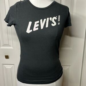 Levi’s womens tshirt size small